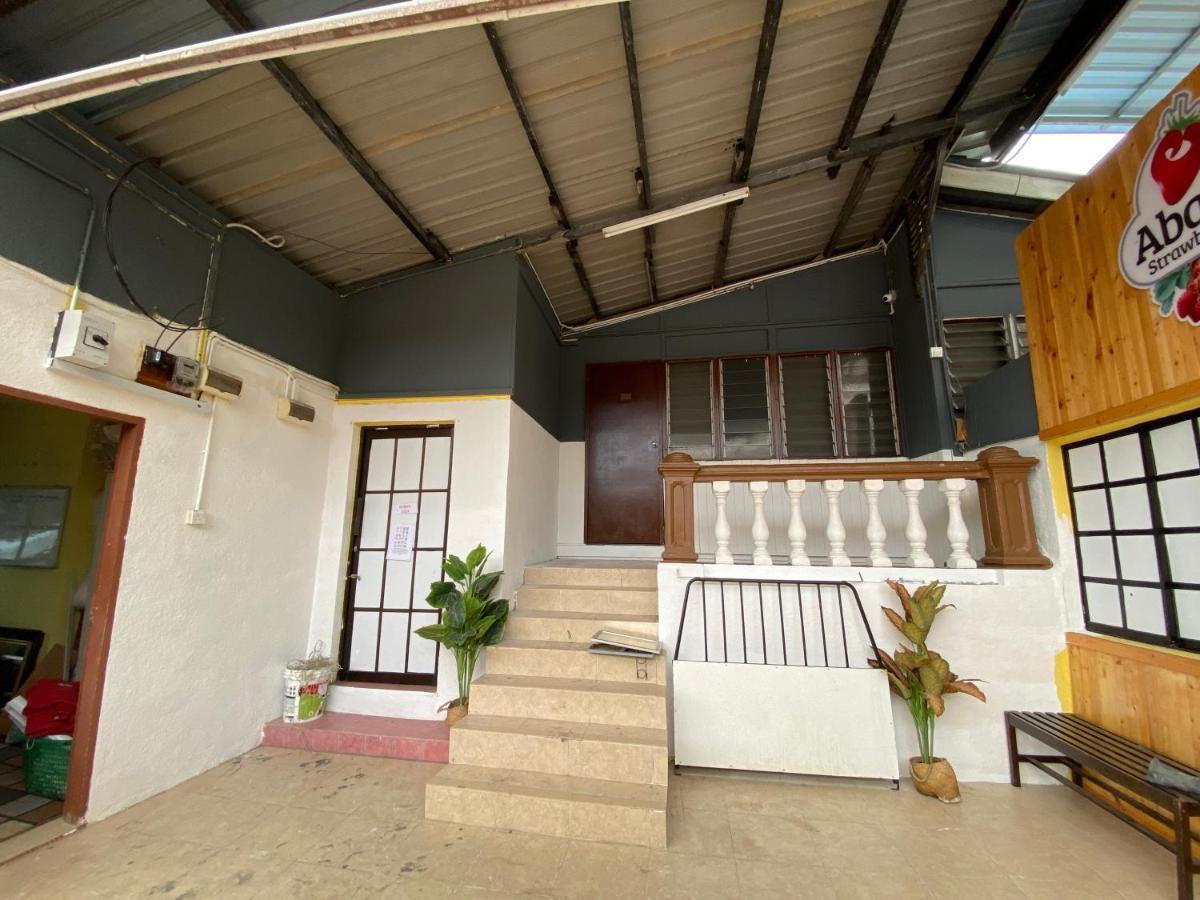 Aiza Homestay Opposite Abang Strawberry Taman Sedia Tanah Rata Kültér fotó