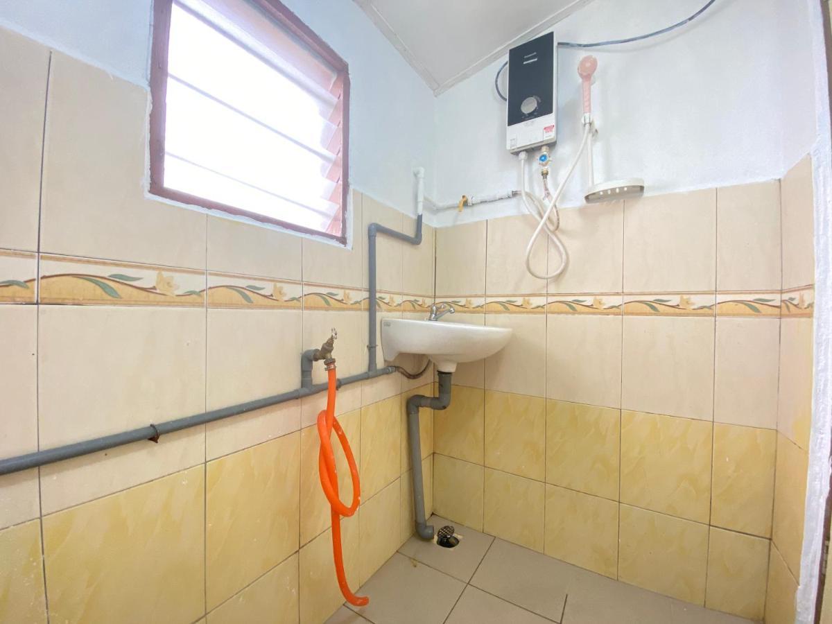 Aiza Homestay Opposite Abang Strawberry Taman Sedia Tanah Rata Kültér fotó