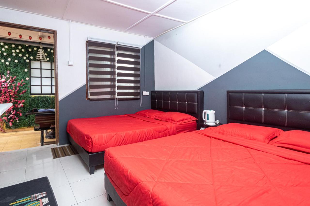 Aiza Homestay Opposite Abang Strawberry Taman Sedia Tanah Rata Kültér fotó