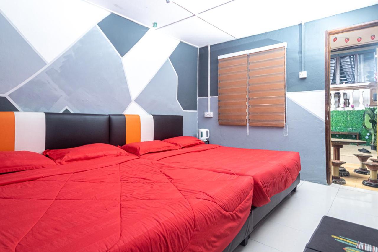 Aiza Homestay Opposite Abang Strawberry Taman Sedia Tanah Rata Kültér fotó