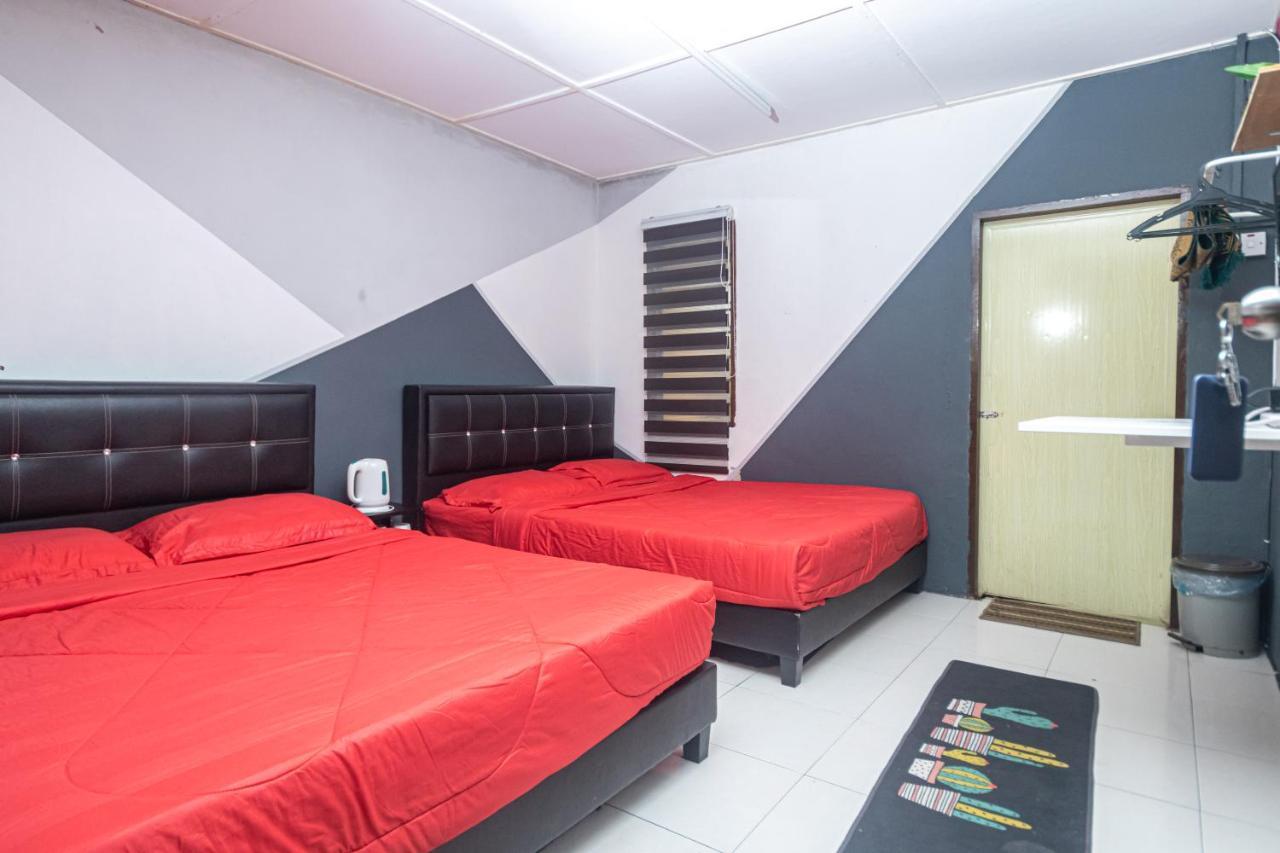 Aiza Homestay Opposite Abang Strawberry Taman Sedia Tanah Rata Kültér fotó